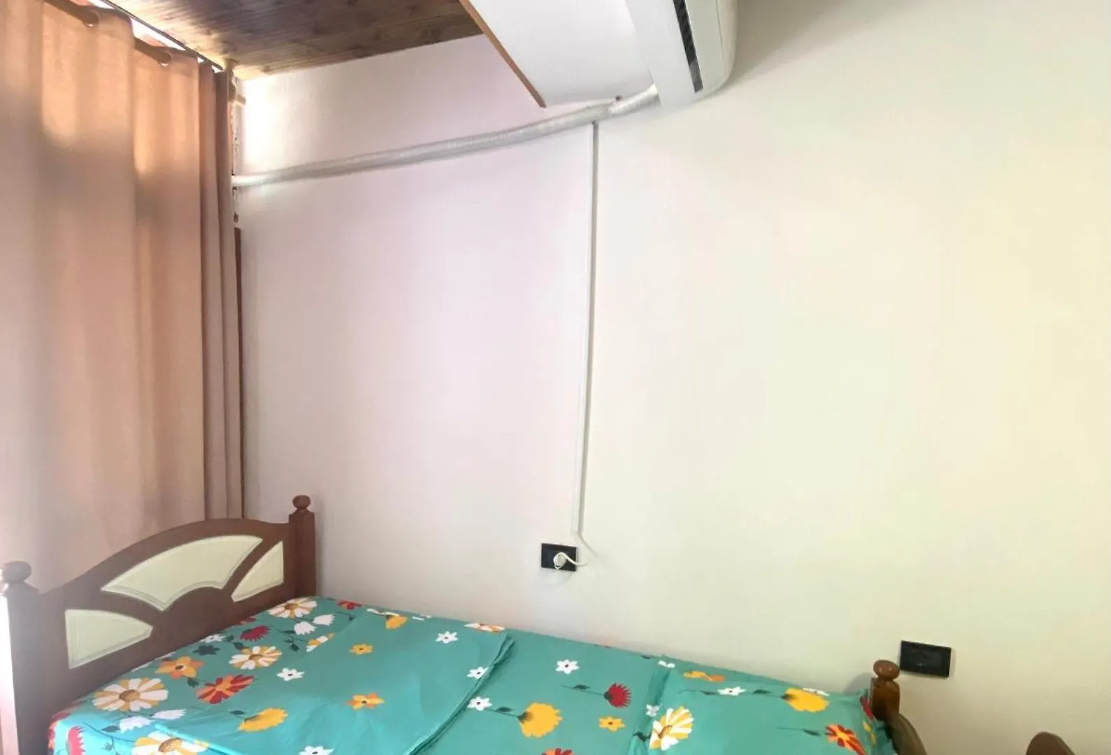 At-Salaj3 Villa Vlorë 0*,